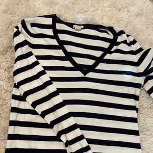 Jcrew v-neck sweater ♥️ closet clean out!